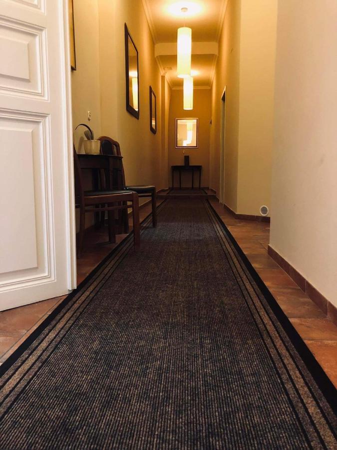 Atrium Panzio Hotel Esztergom Buitenkant foto