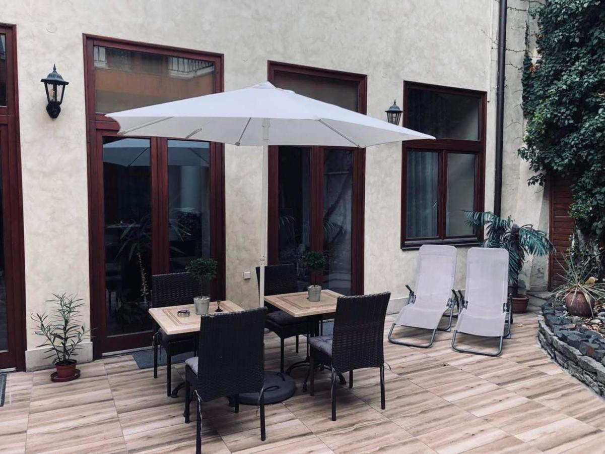 Atrium Panzio Hotel Esztergom Buitenkant foto