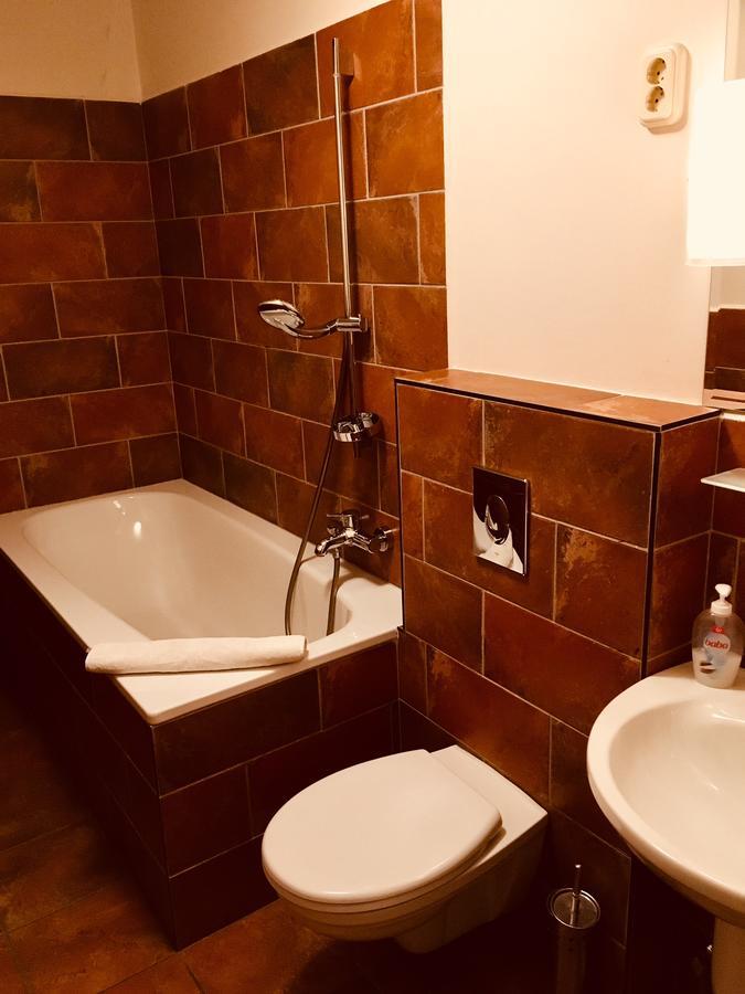 Atrium Panzio Hotel Esztergom Buitenkant foto